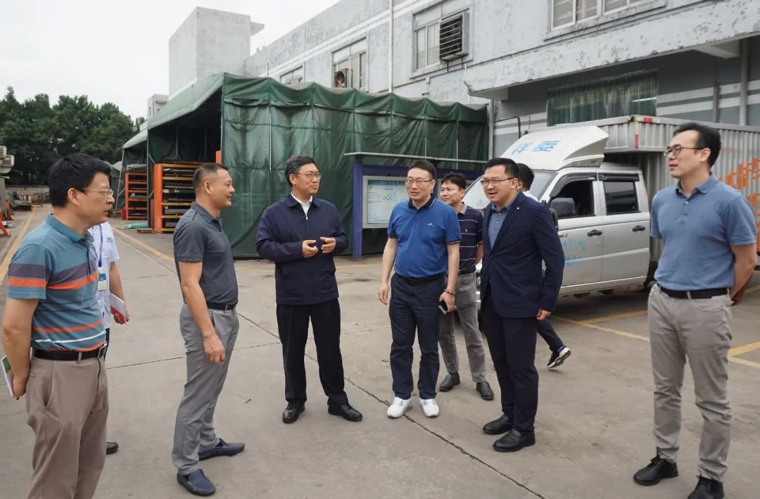 趙適劍書記一行和浩寶領導進行坦誠的交流