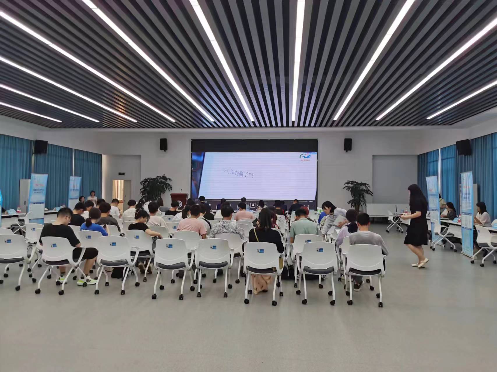 浩寶參加中南大學(xué)招聘雙選會現(xiàn)場